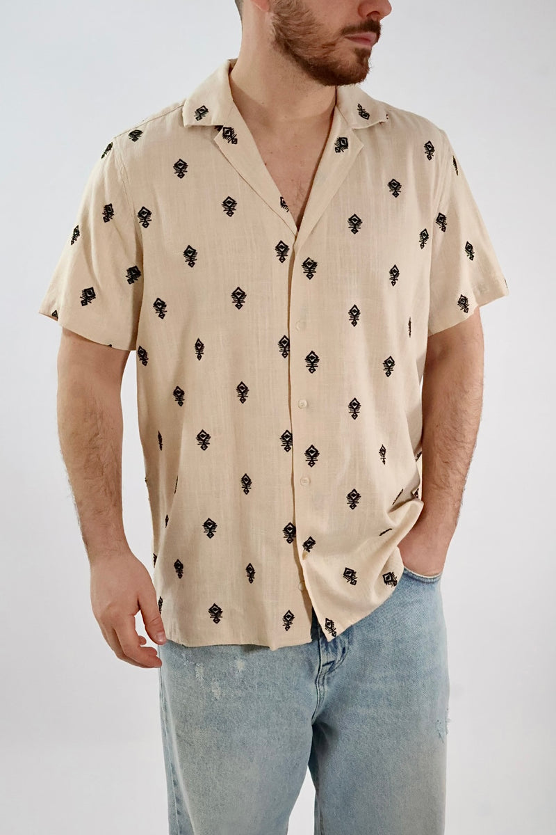 Camicia m/m ricamo all over 930 BL11