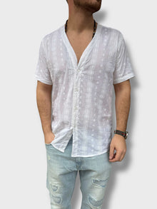 Camicia ricamata m/m scollo V OVERD