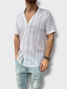 Camicia ricamata m/m scollo V OVERD