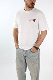 T shirt scritta ricamo 6031 J.W