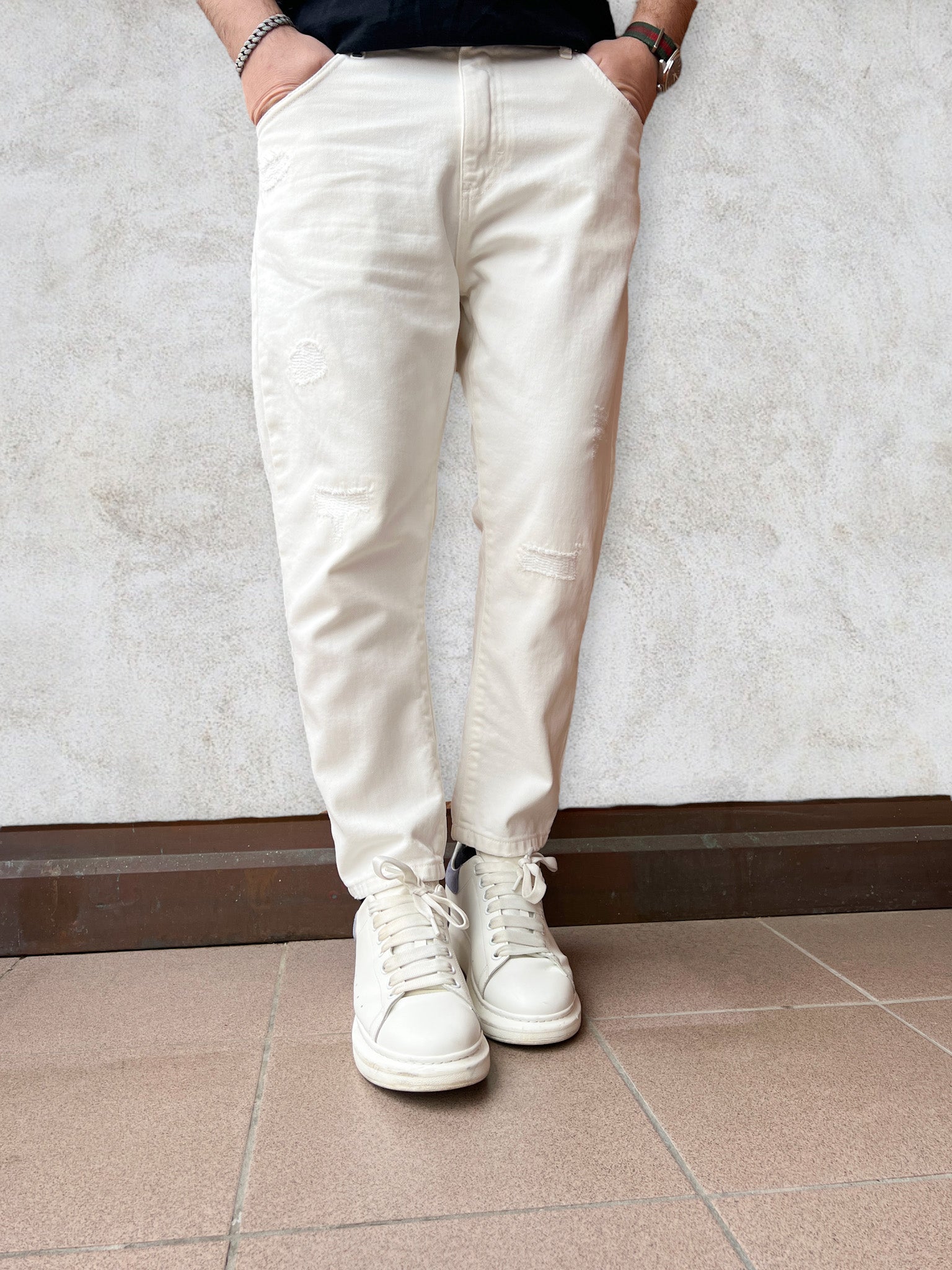 Jeans carrot finti strappi BERNA