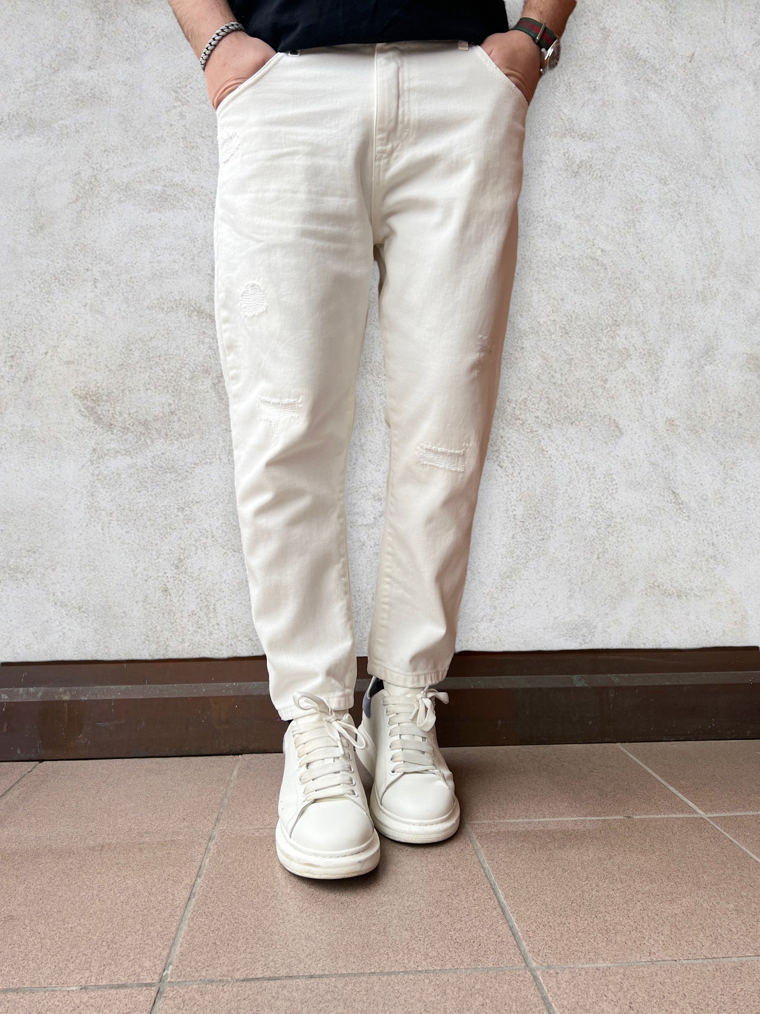 Jeans carrot finti strappi BERNA